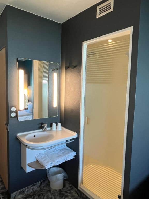 B&B HOTEL Liège Rocourt