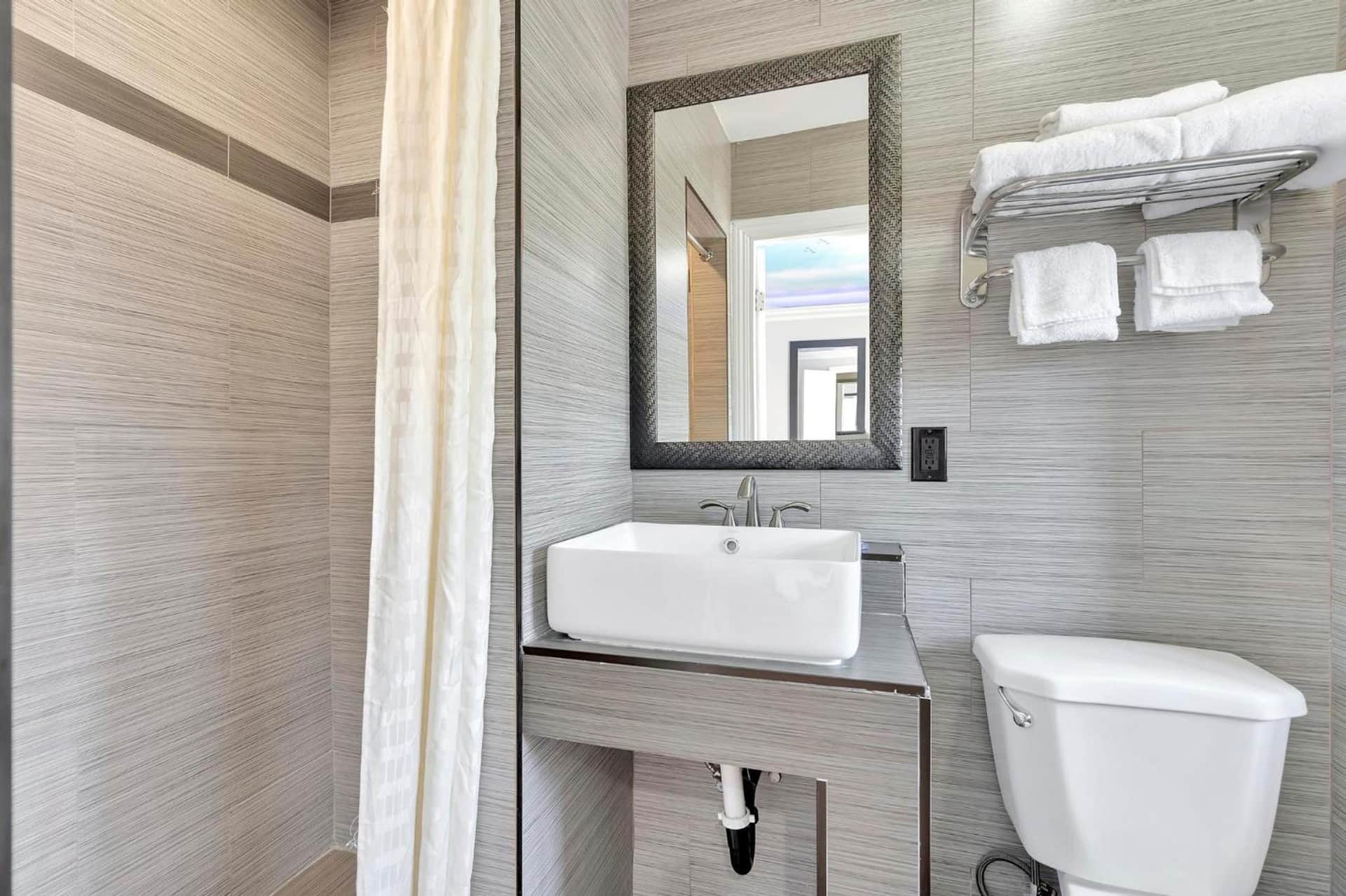 Mid City Inn