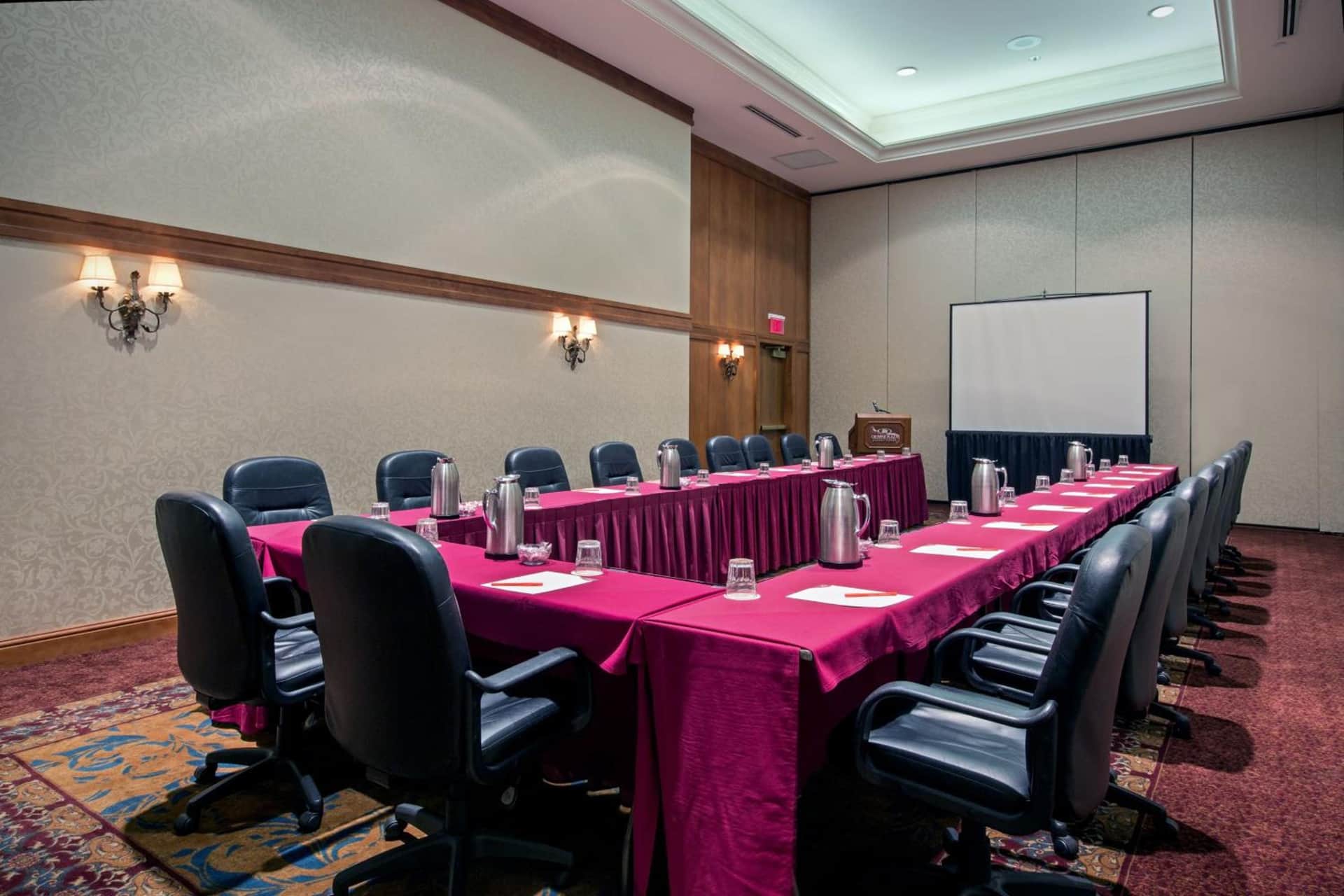 Crowne Plaza Philadelphia - King of Prussia by IHG