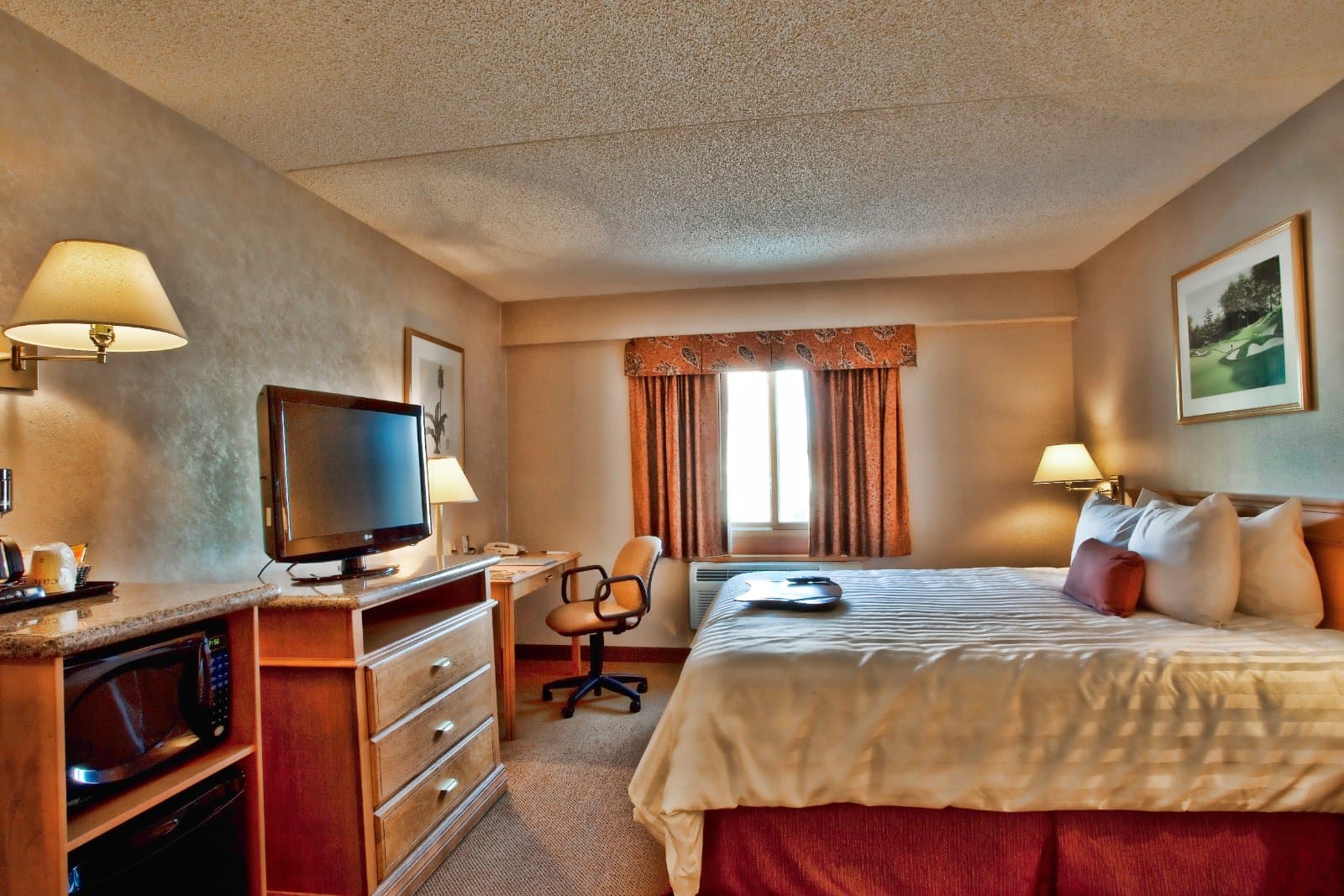 Humphry Inn & Suites