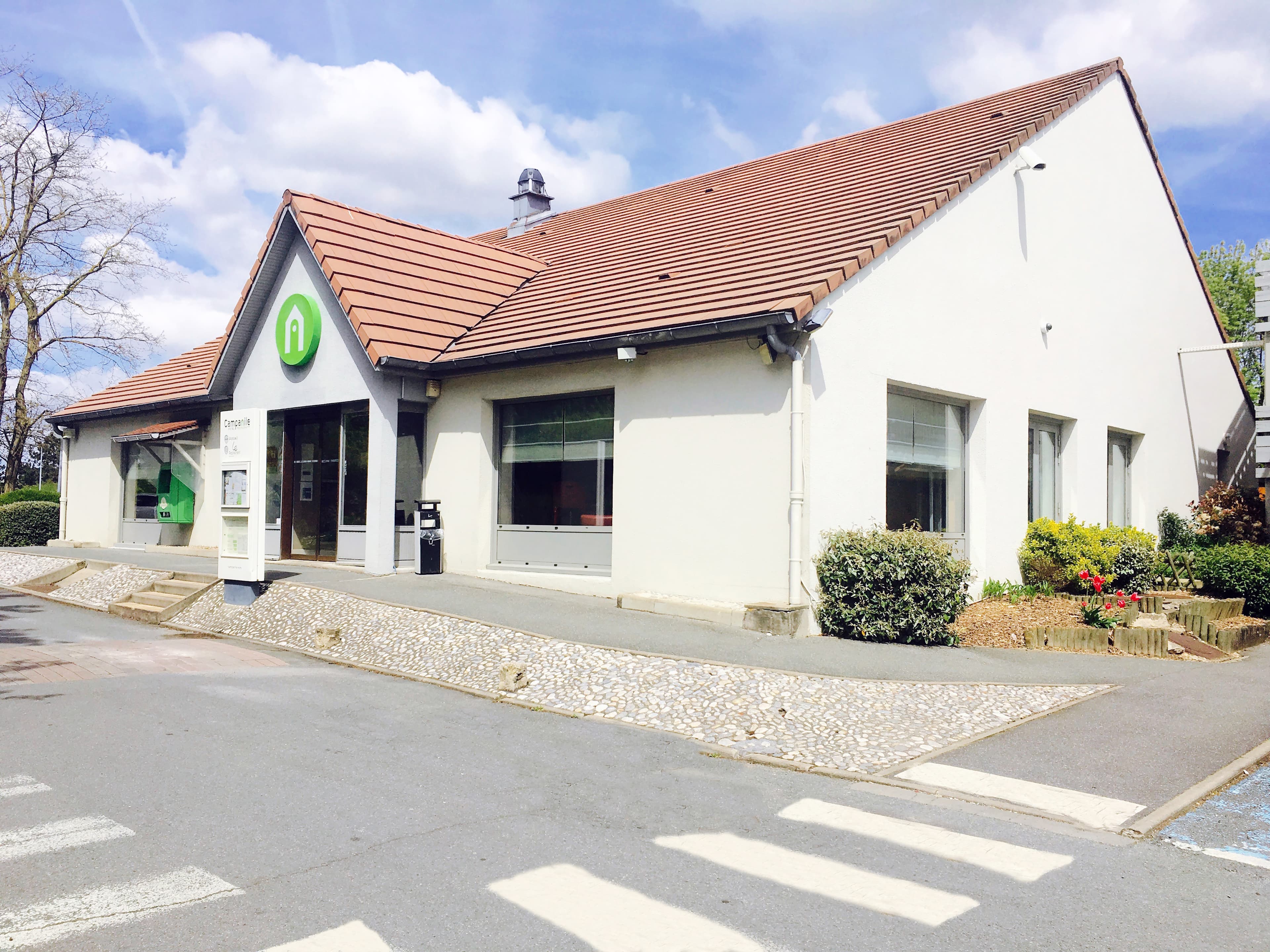 Campanile Villejust - za Courtaboeuf