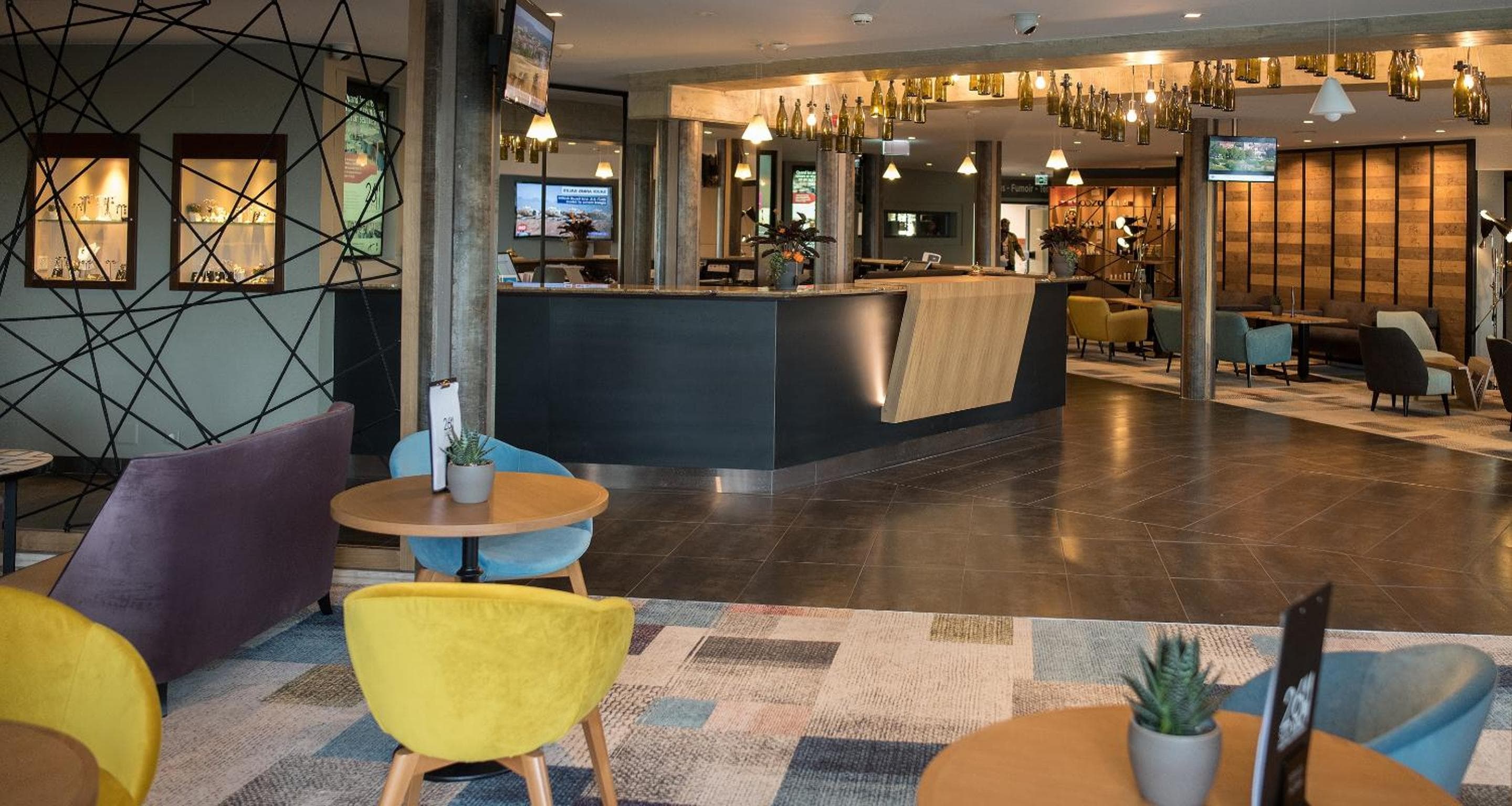 Everness Hotel & Resort