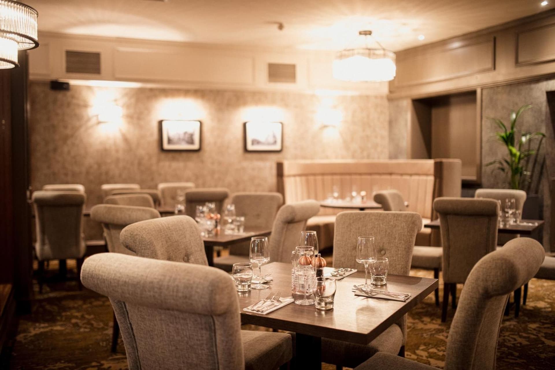 The Station Hotel, Aberdeen