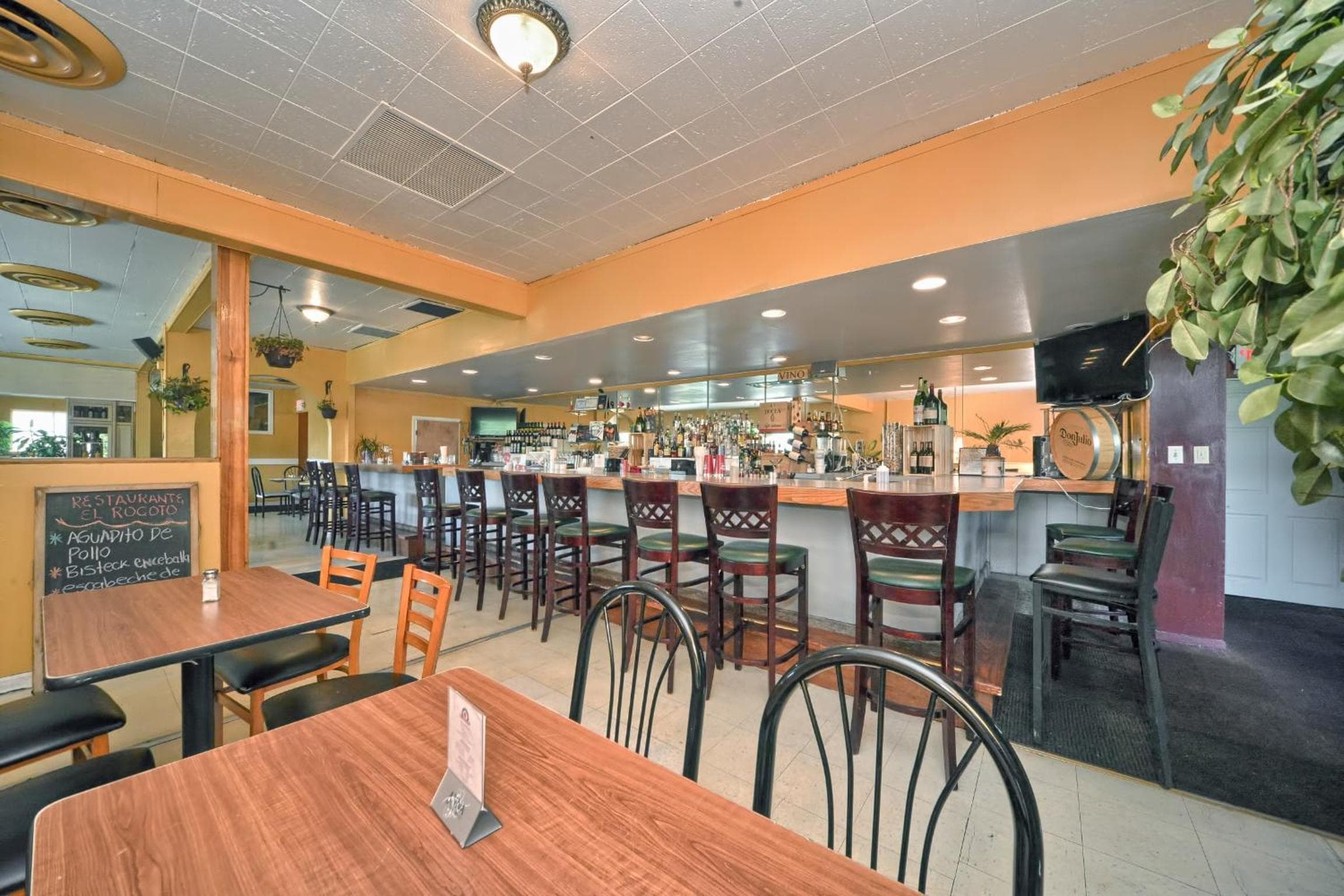 Red Carpet Inn - Stamford