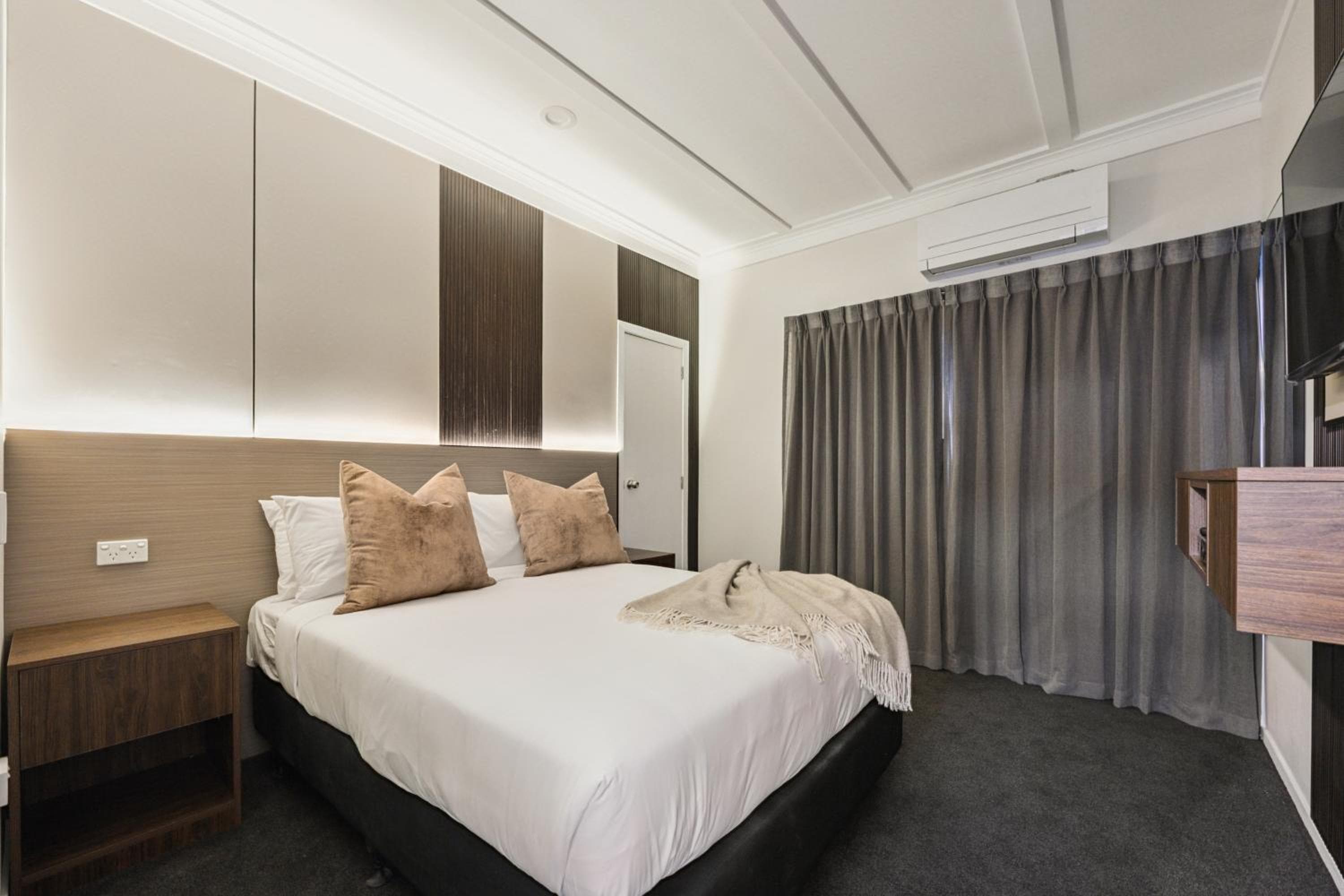 Aroha Motel & Apartments