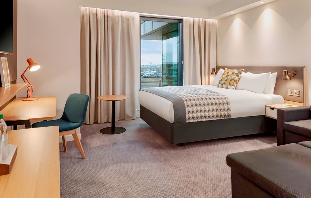 Holiday Inn London Heathrow - Bath Road by IHG