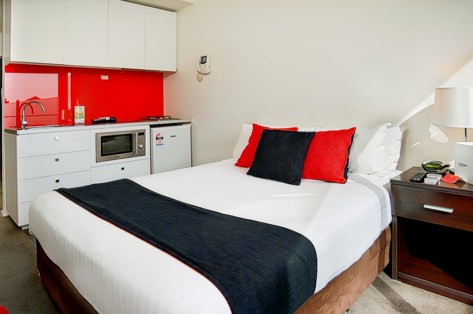 City Edge on Elizabeth Apartment Hotel