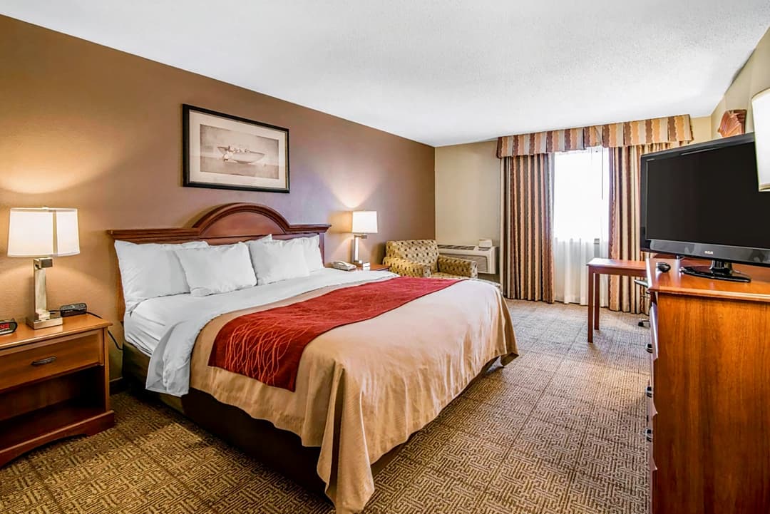 Comfort Inn City of Natural Lakes