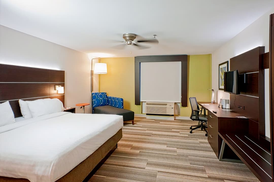 Holiday Inn Express Hotel & Suites Scott-Lafayette West