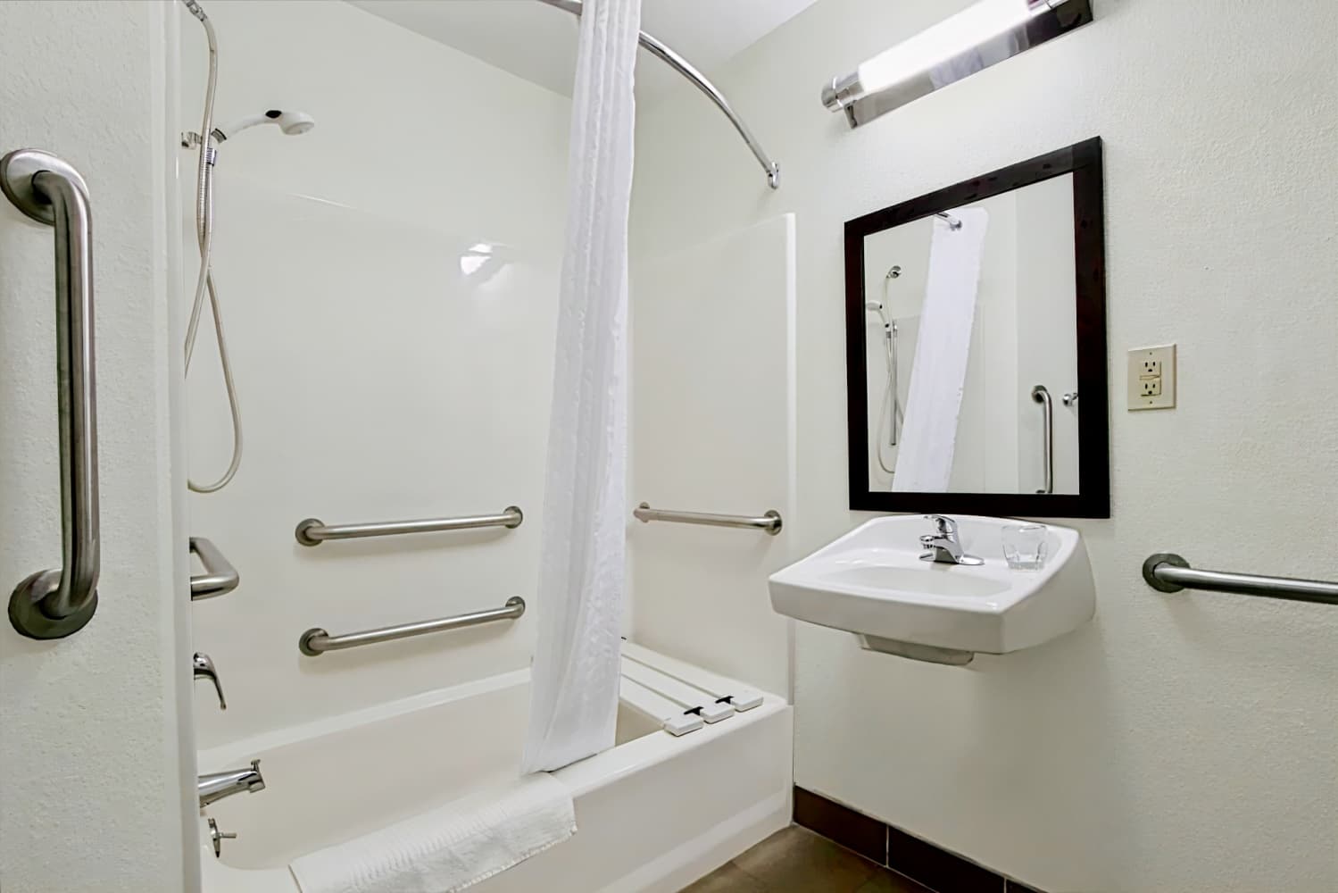 Candlewood Suites Rogers