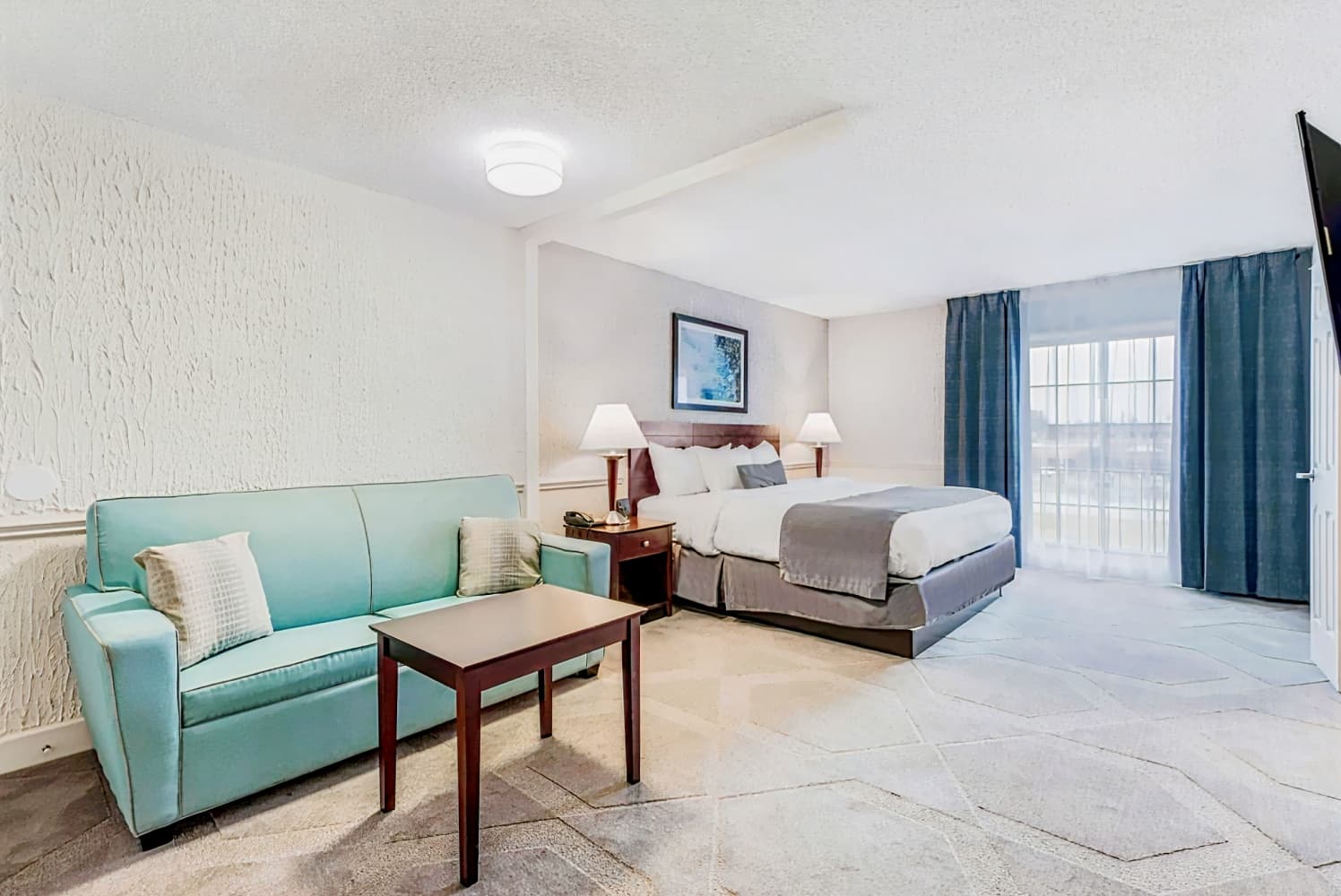 The Blu Hotel, Ascend Hotel Collection