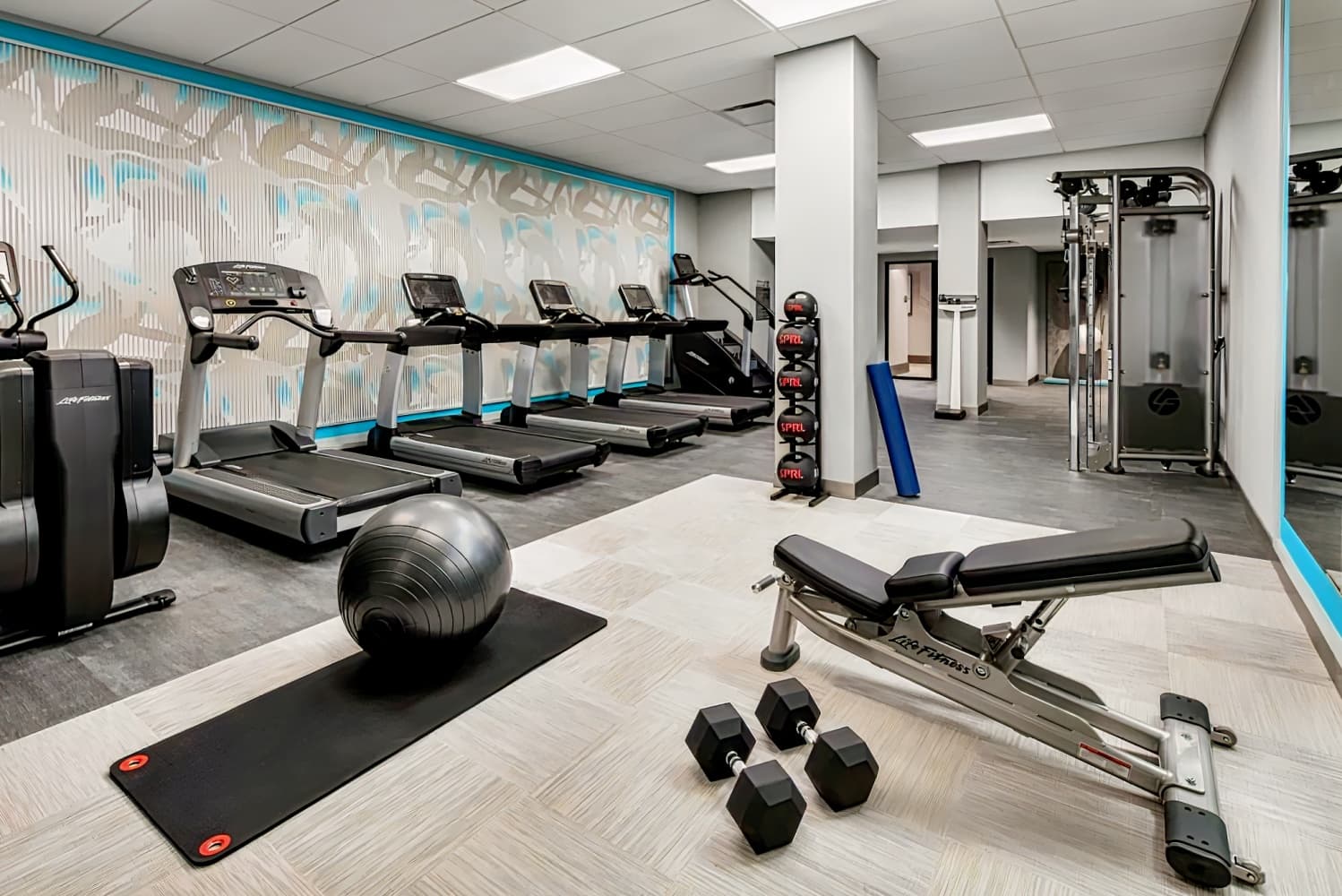 Crowne Plaza Dallas Market Center