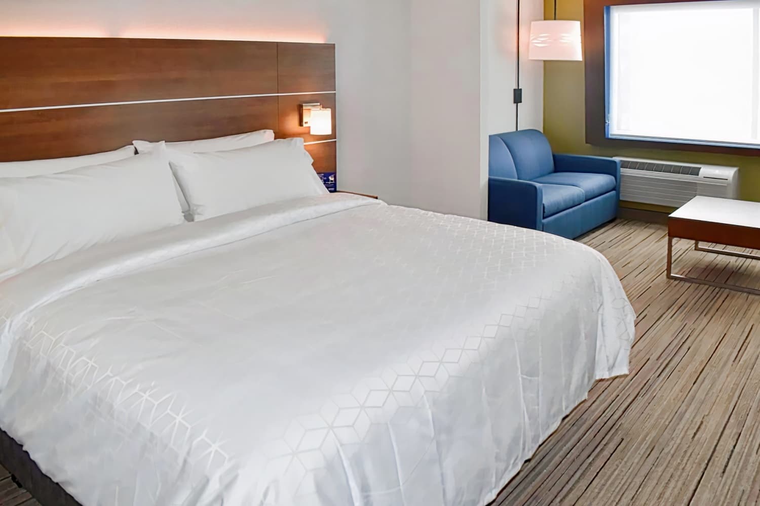 Holiday Inn Express & Suites - Boston South - Randolph