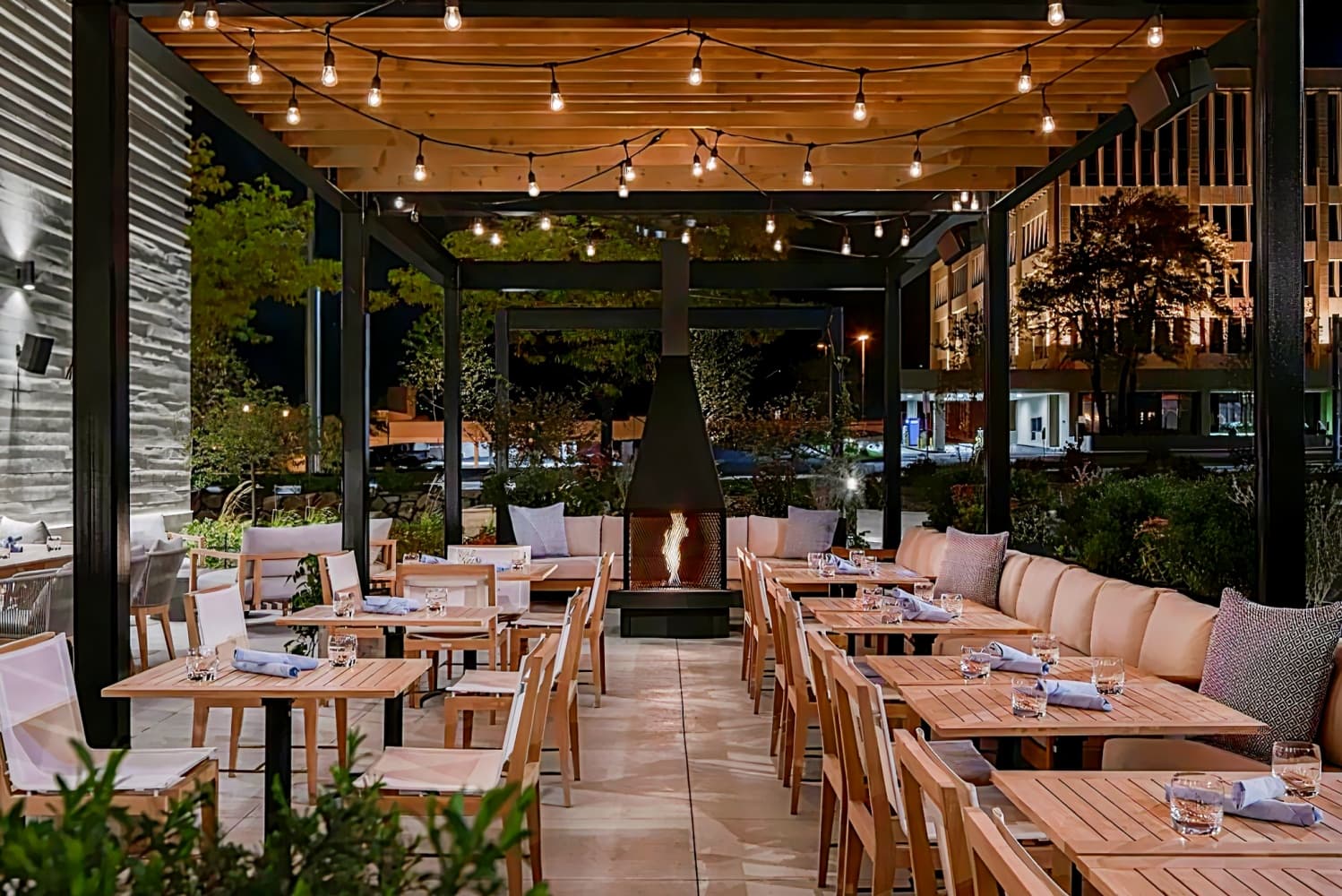 Renaissance Milwaukee West Hotel