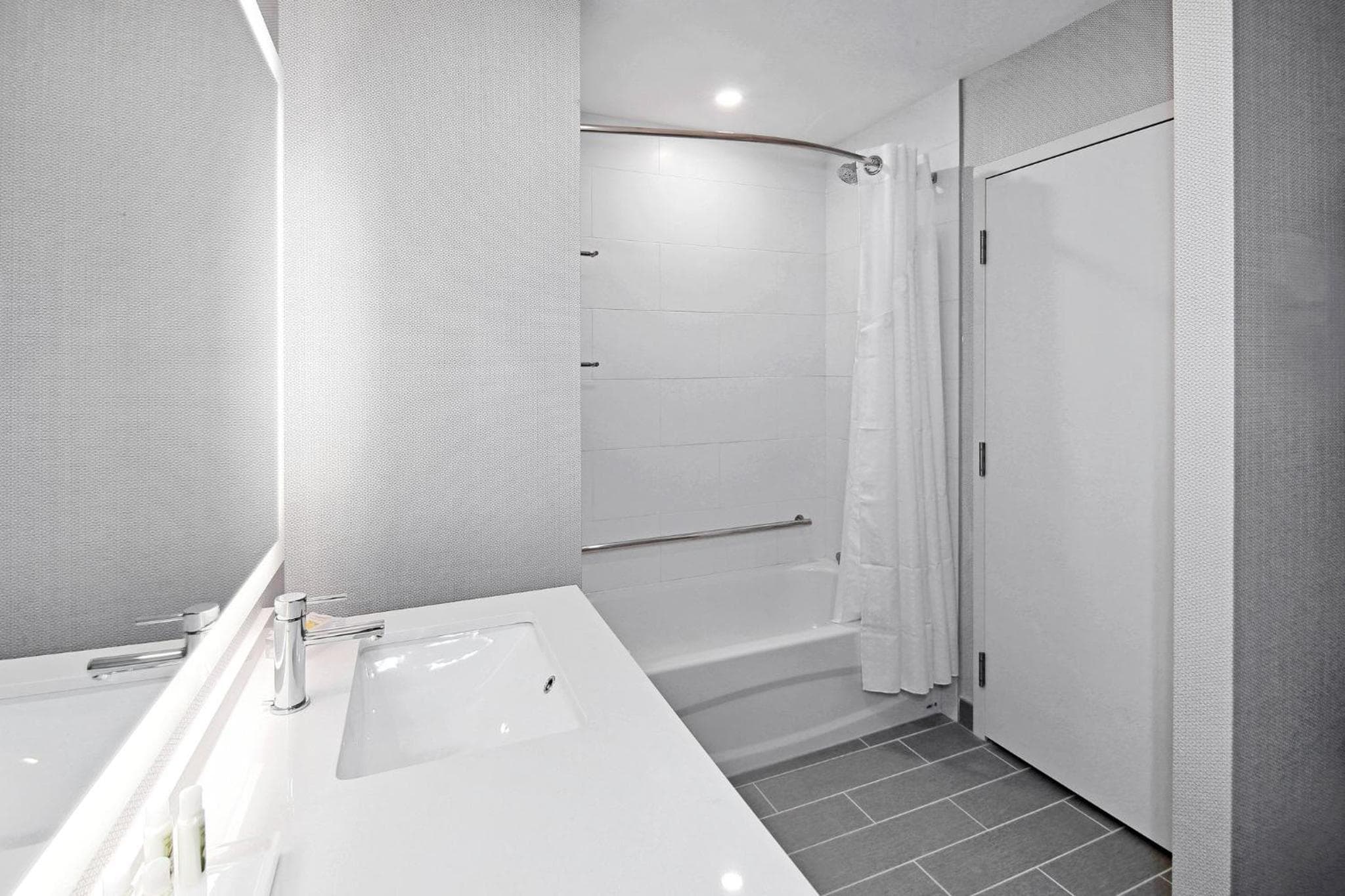 Holiday Inn & Suites Calgary Airport North by IHG