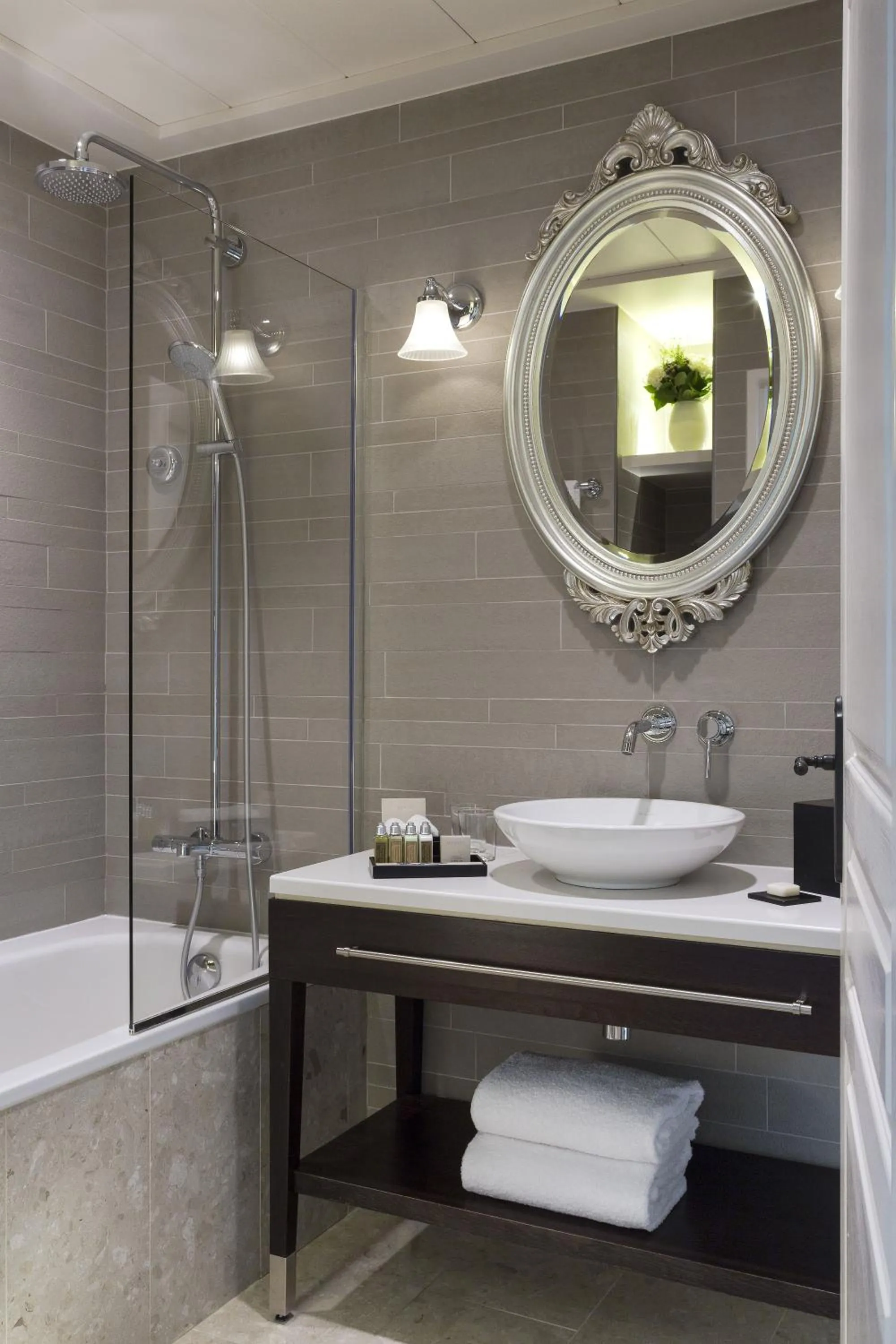 La Clef Louvre Paris by The Crest Collection