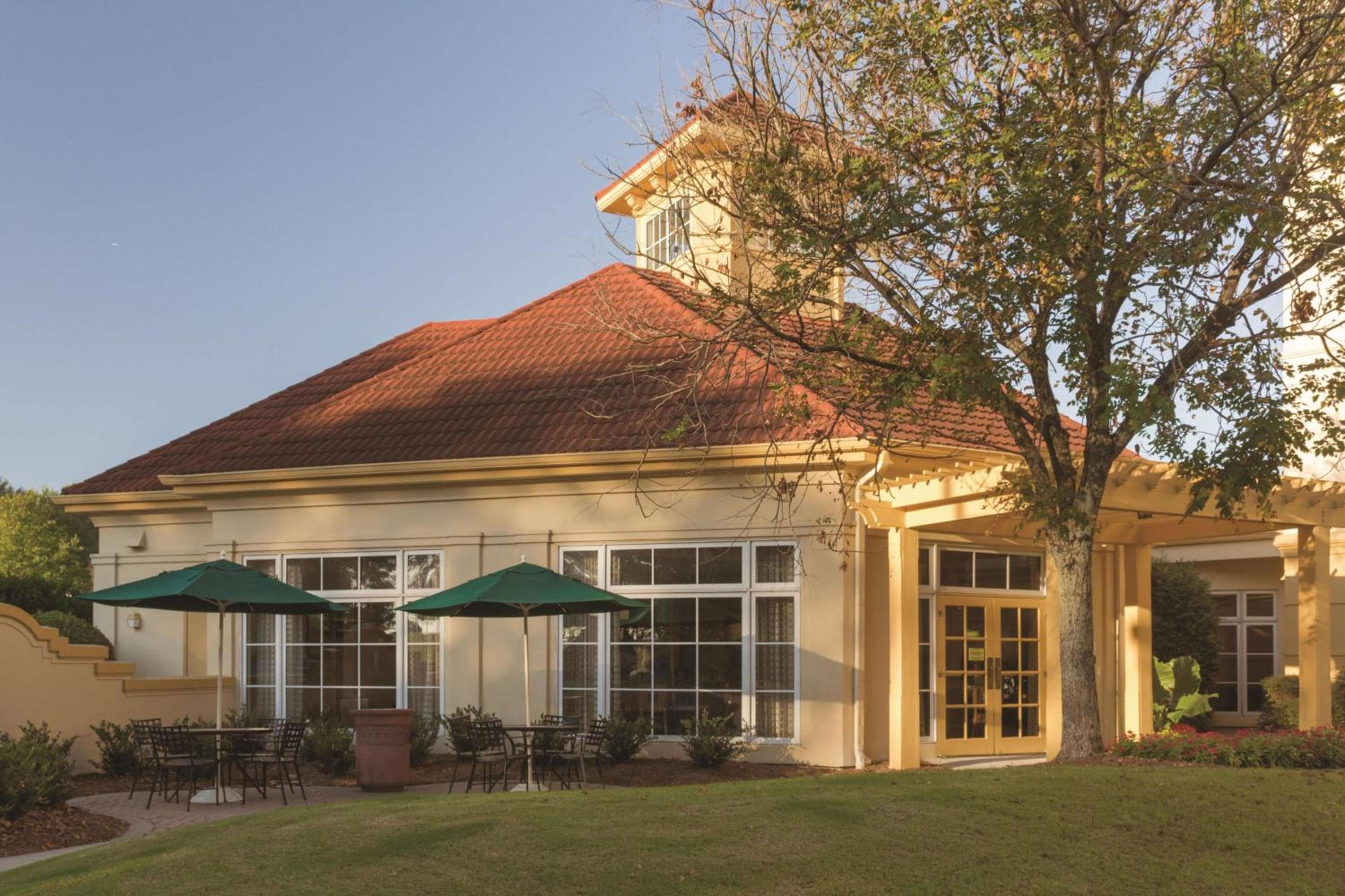 La Quinta Inn and Suites by Wyndham Atlanta Ballpark Galleria