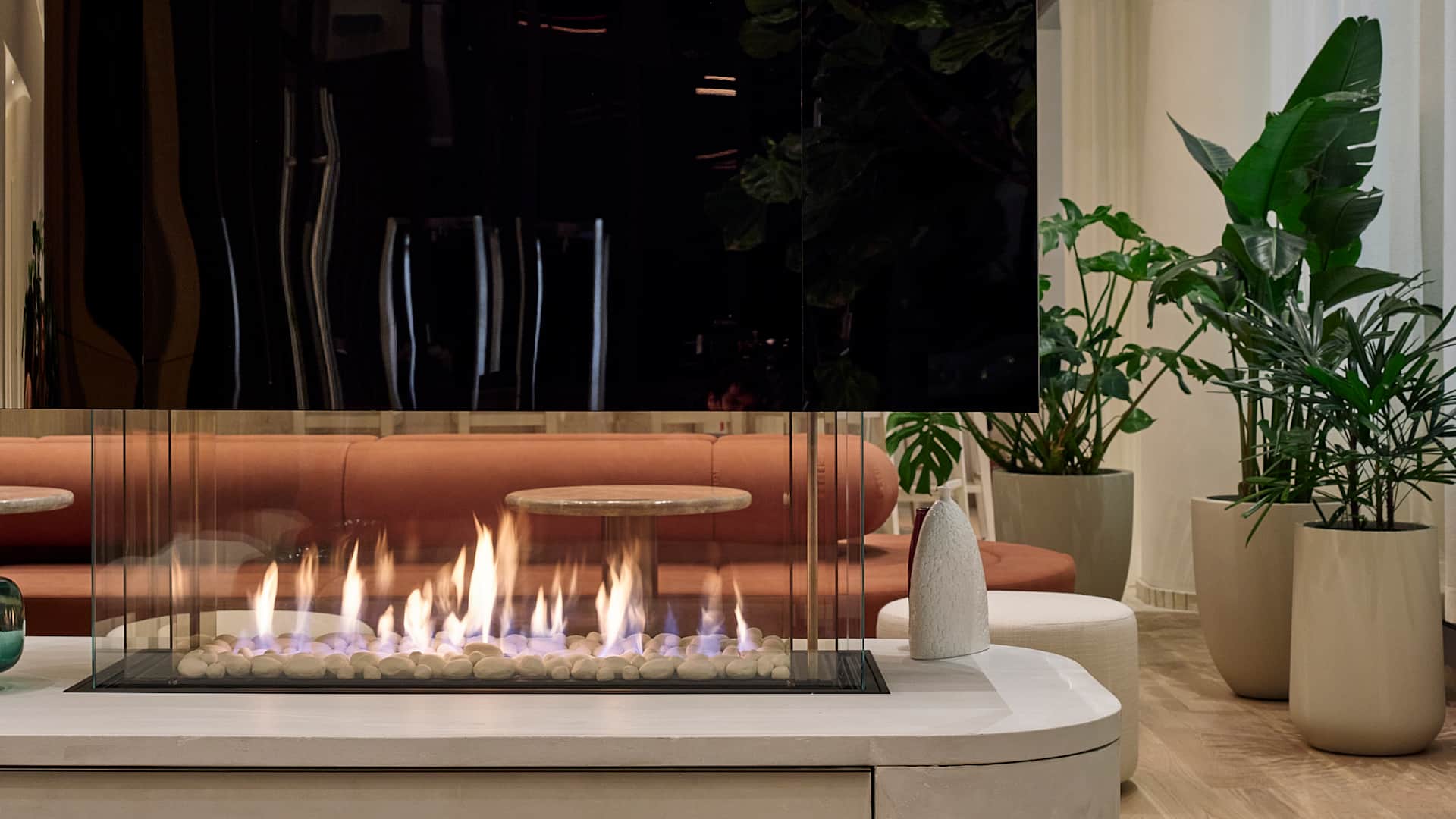 Vogue Hotel Montreal Downtown, Curio Collection by Hilton