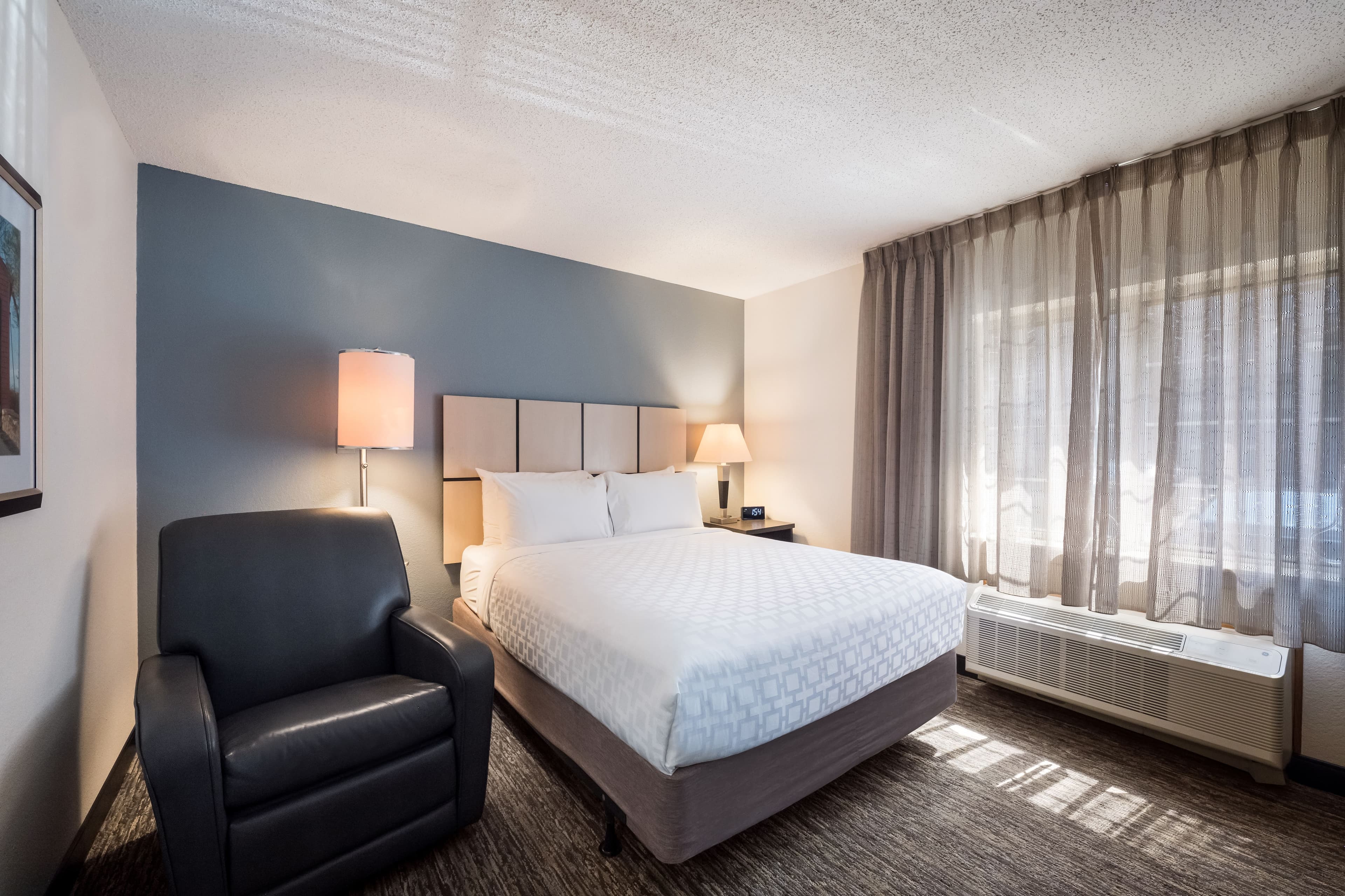 Sonesta Simply Suites Cleveland North Olmsted Airport