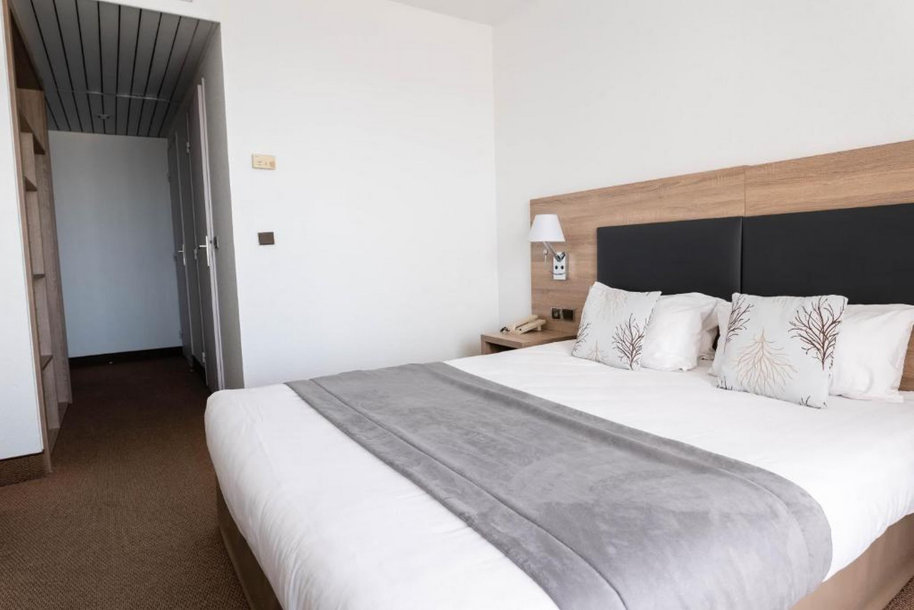 Adonis Cannes | Hôtel Thomas