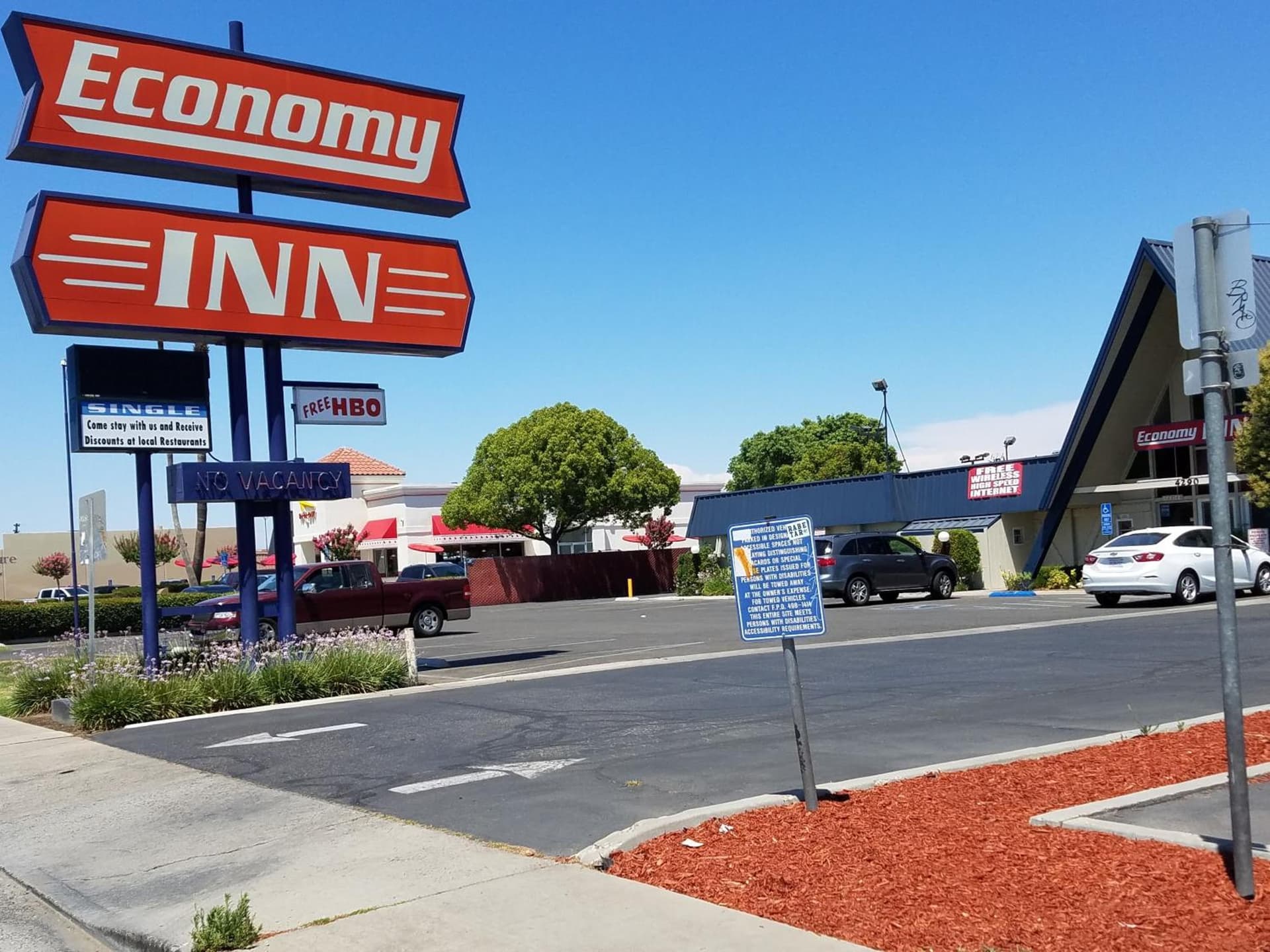 Economy Inn Fresno