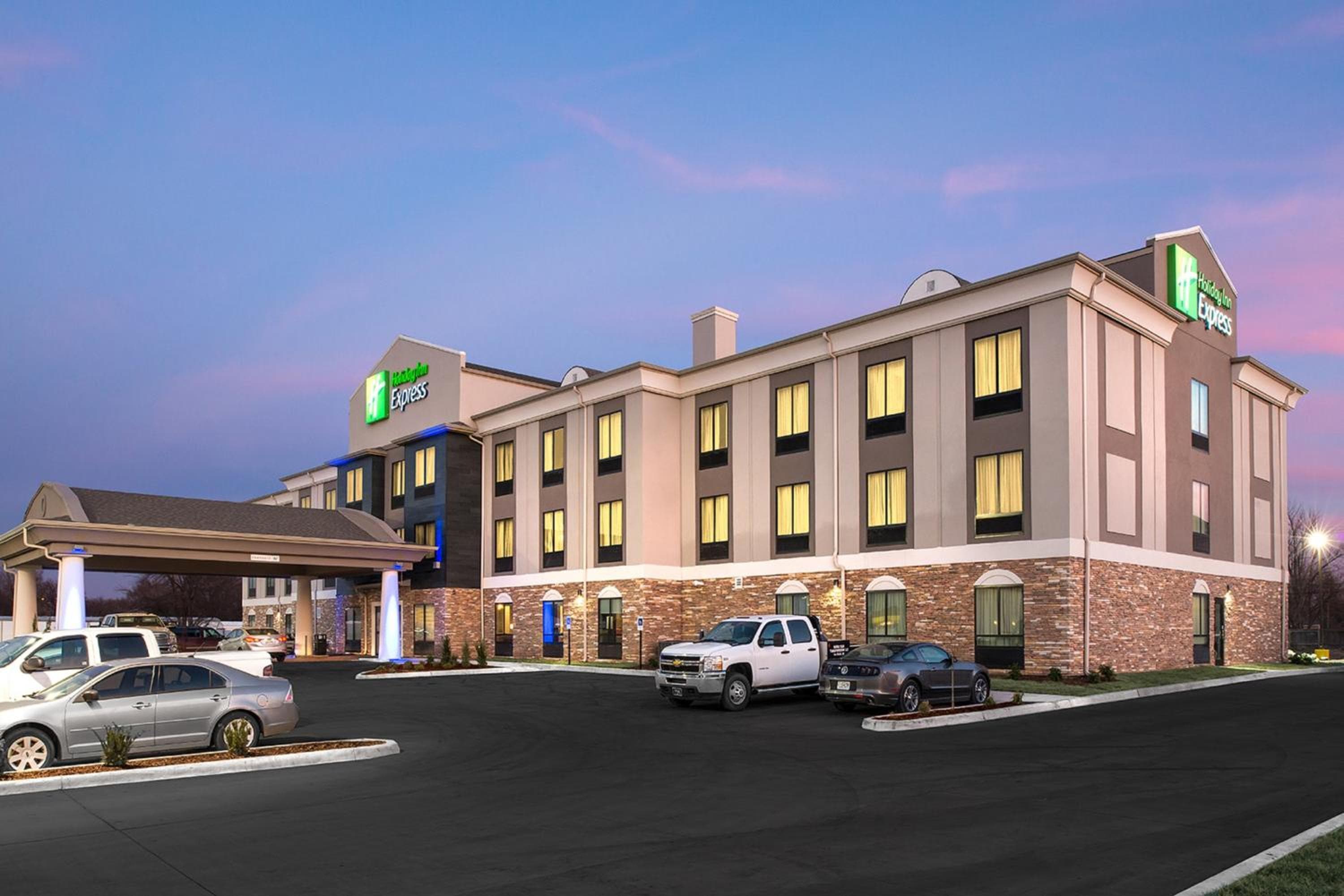Holiday Inn Express Hutchinson