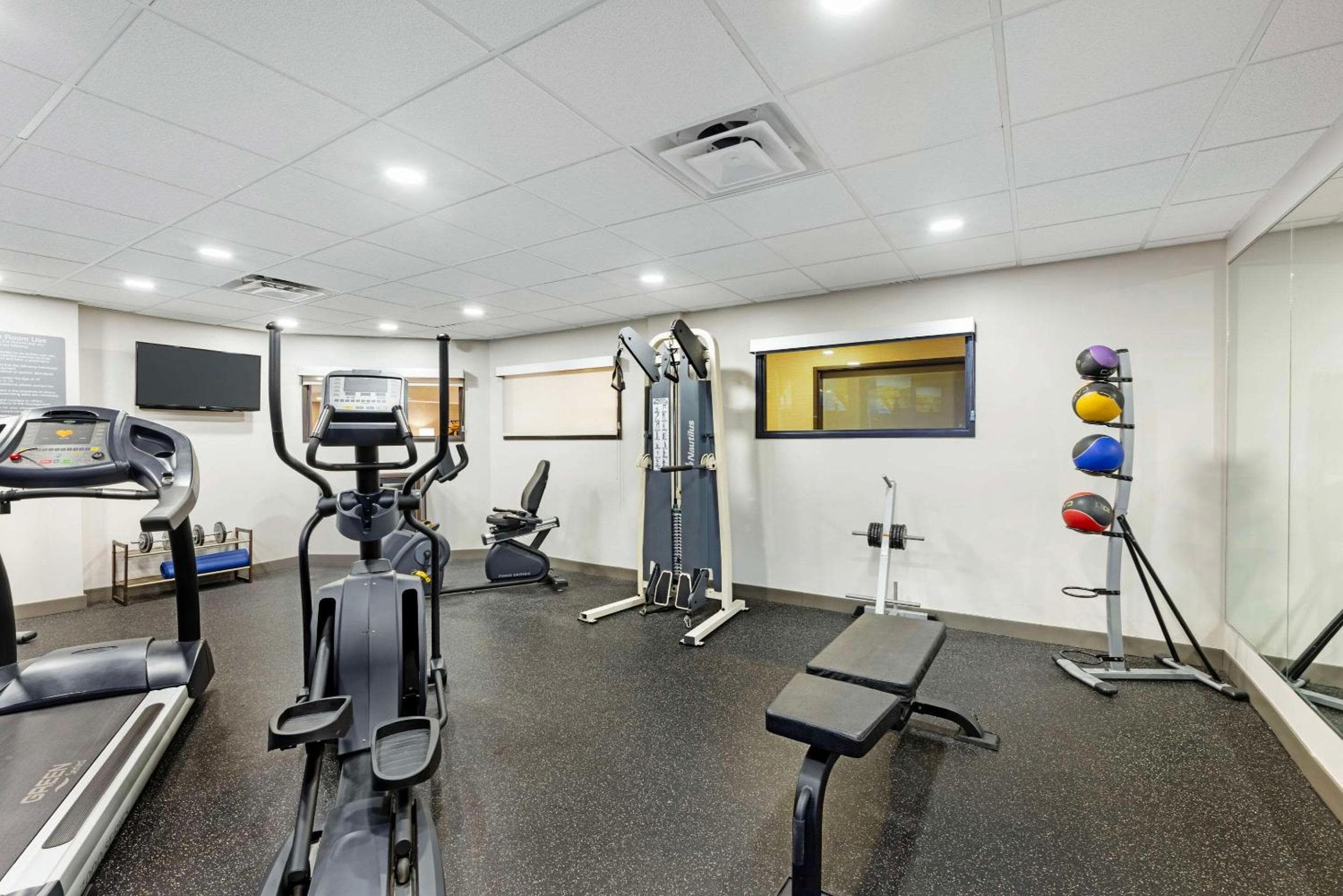 Comfort Inn & Suites Arlington Heights - Schaumburg