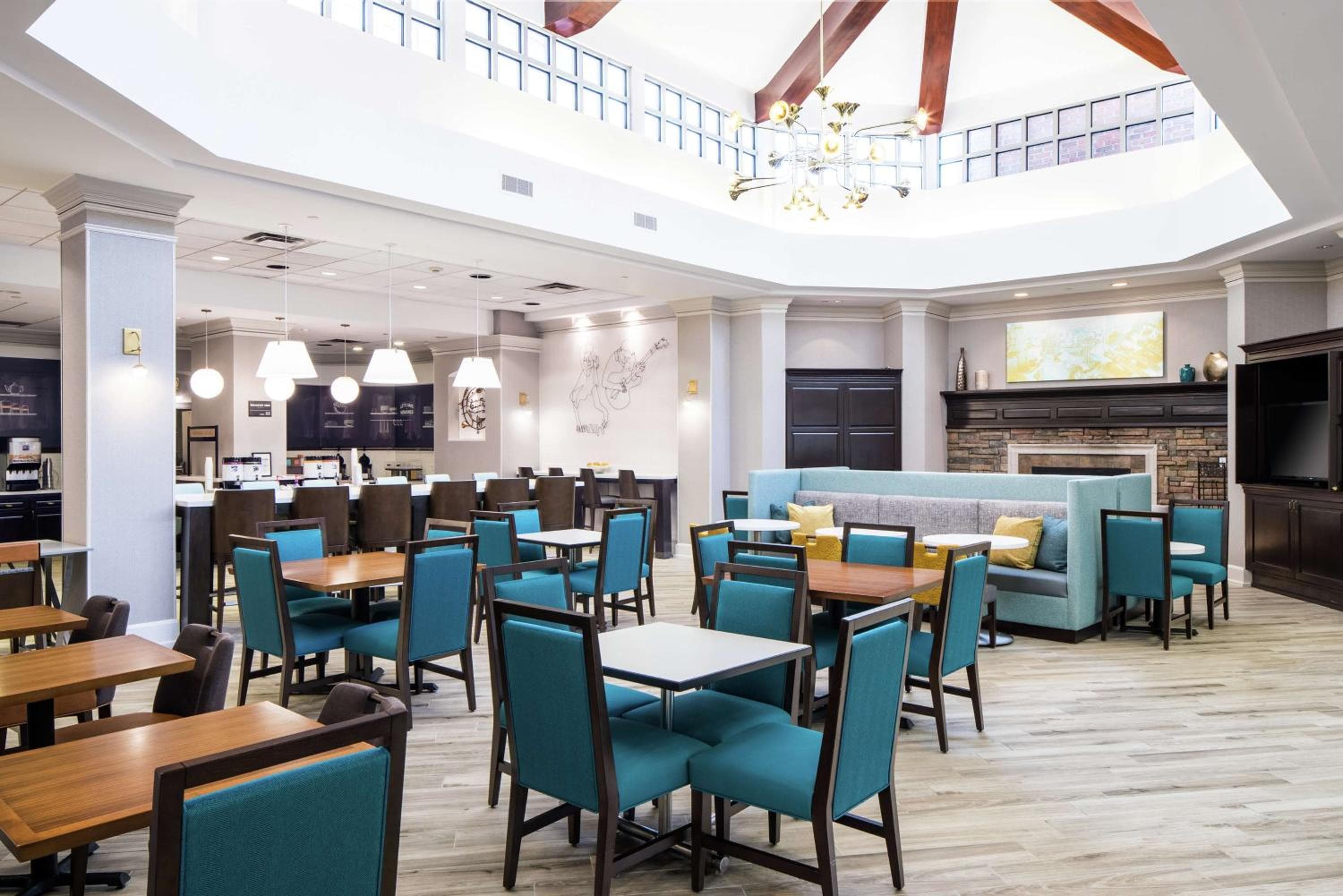 Hampton Inn & Suites Memphis at Beale Street