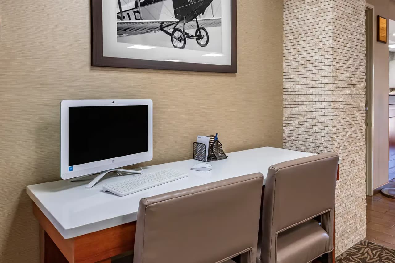 Comfort Inn & Suites Dayton Northwest - Englewood