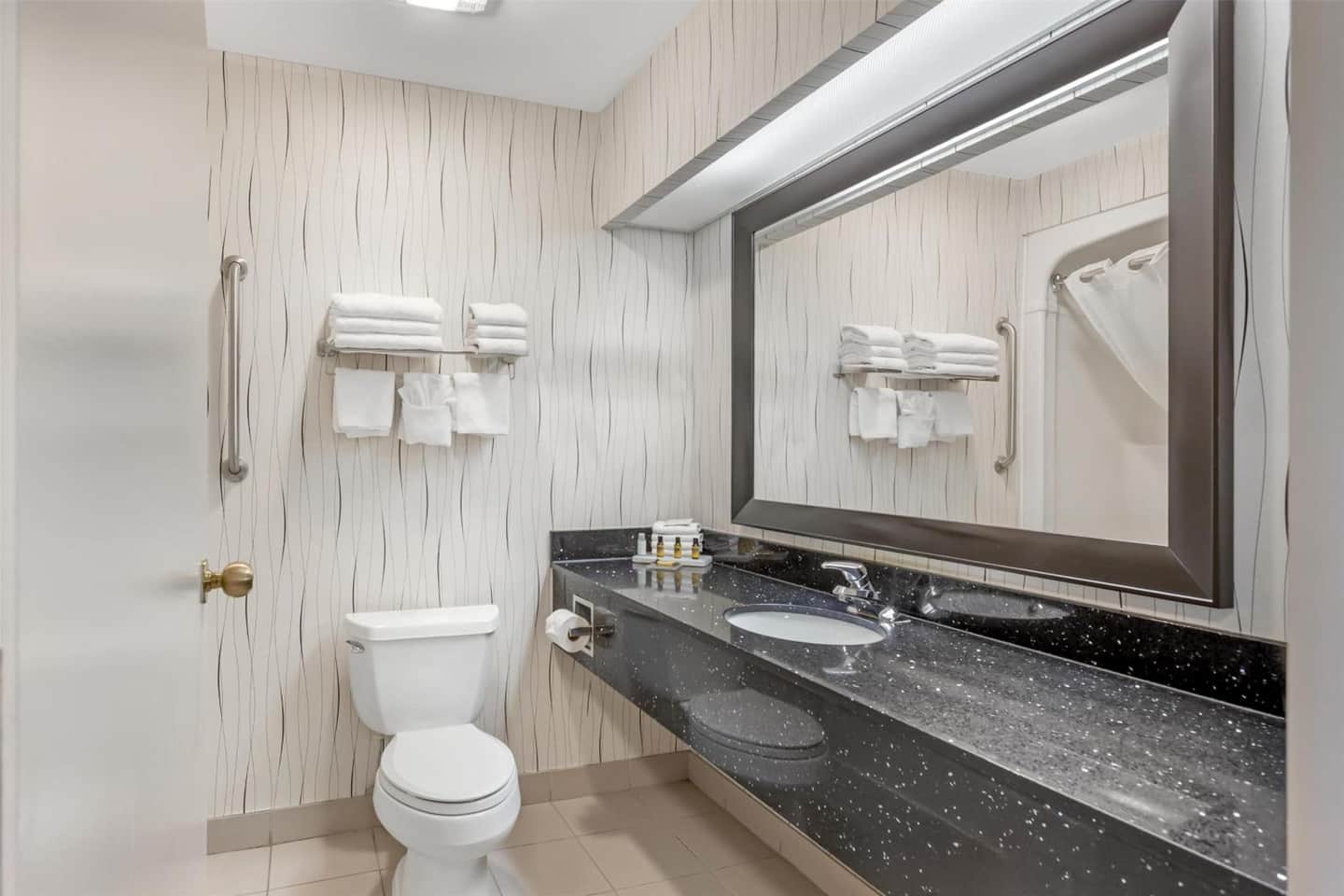 Best Western Plus Travel Hotel Toronto Airport
