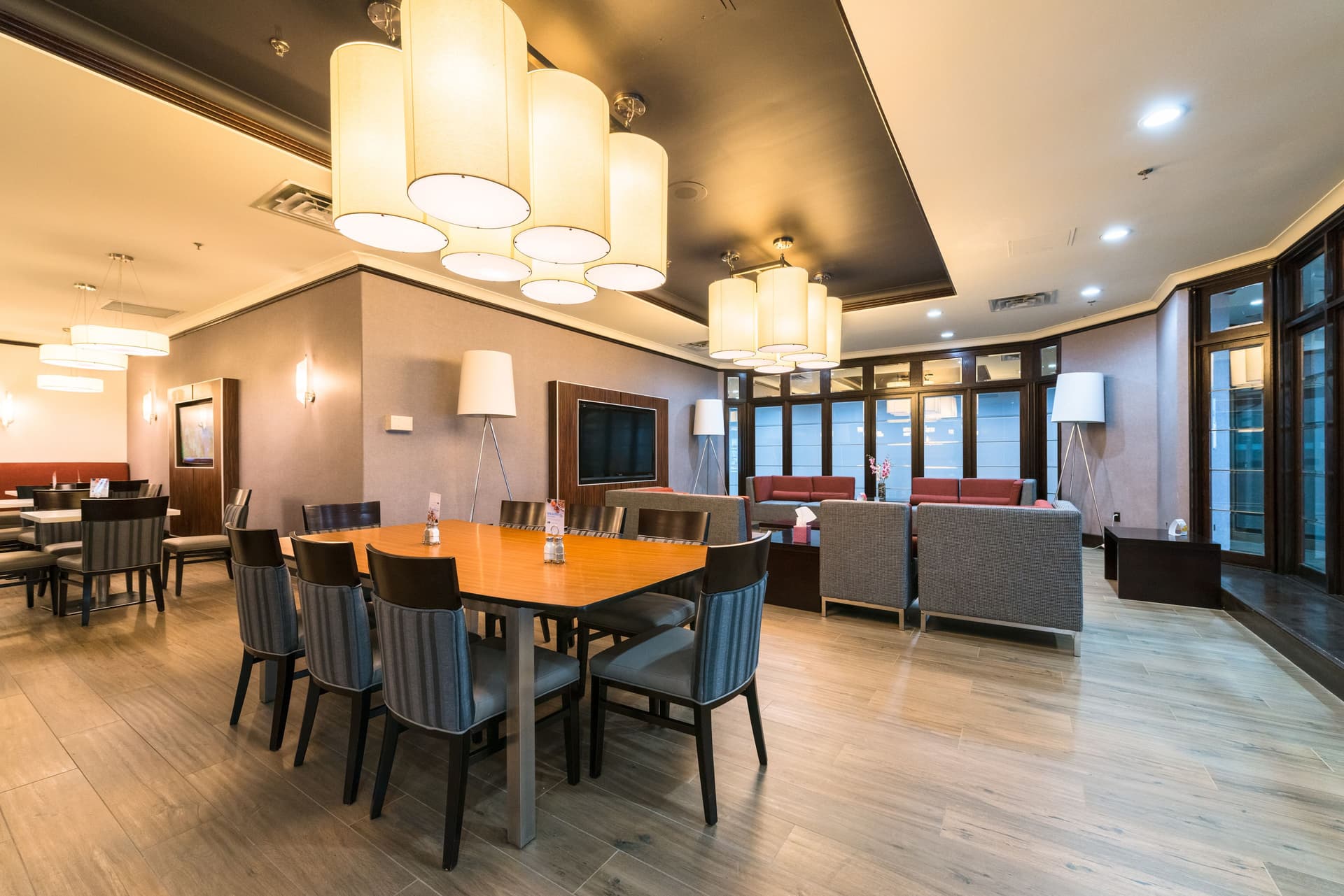 Holiday Inn Express Edmonton Downtown by IHG
