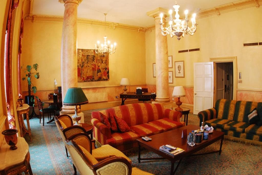 The Leonard Hotel