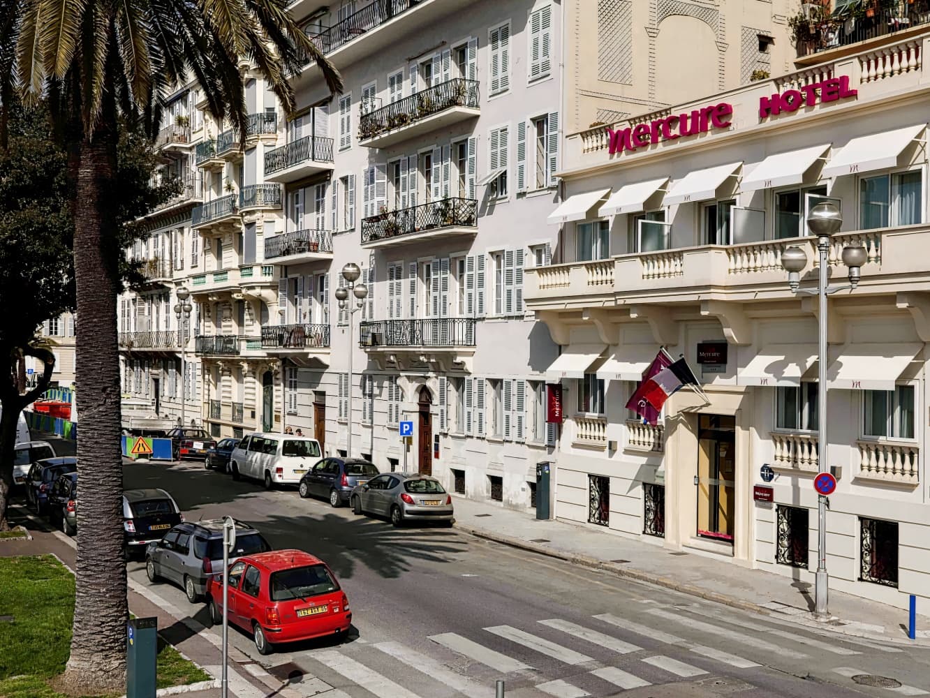 Mercure Nice Marche aux Fleurs Hotel