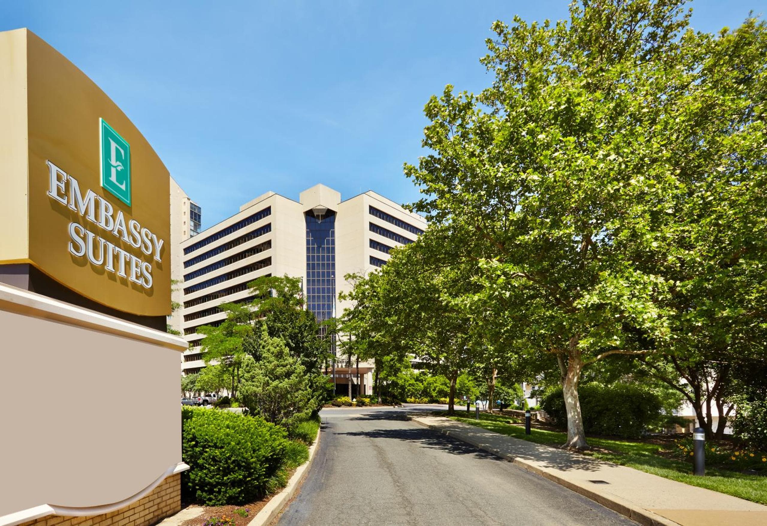 Embassy Suites by Hilton Crystal City National Airport